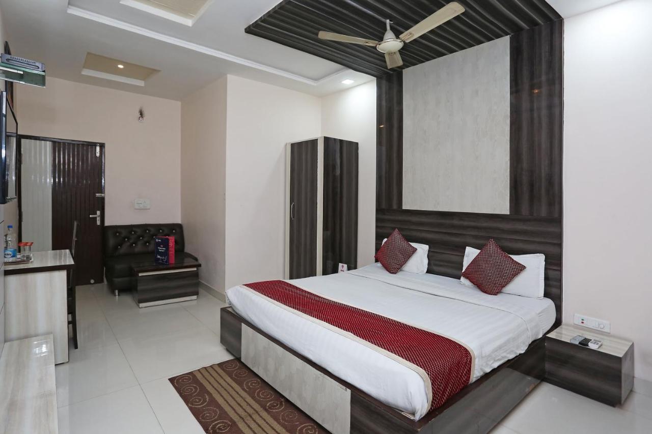 Oyo 3202 Hotel Gayatri Residency Agra  Extérieur photo